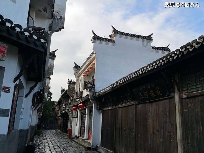 河南内乡编纂完成《古树名木集》